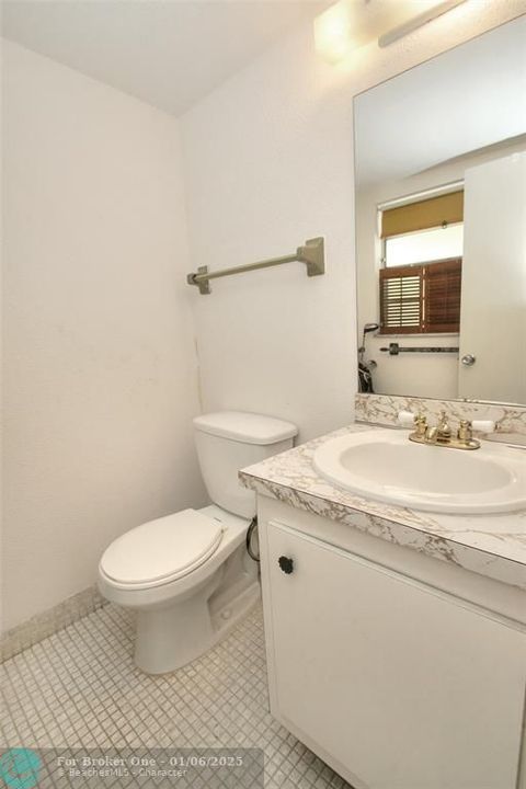 Active With Contract: $99,000 (1 beds, 1 baths, 734 Square Feet)