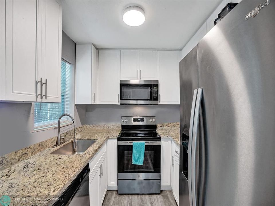 Active With Contract: $400,000 (3 beds, 2 baths, 1208 Square Feet)