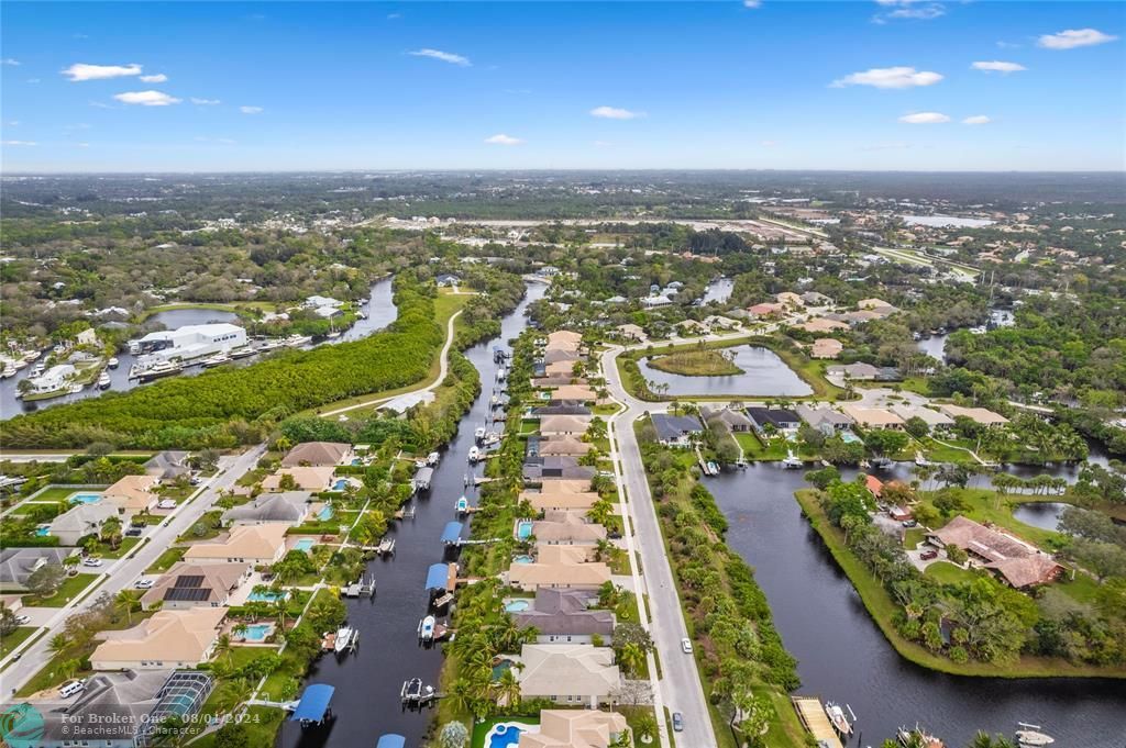 For Sale: $1,550,000 (4 beds, 3 baths, 2568 Square Feet)