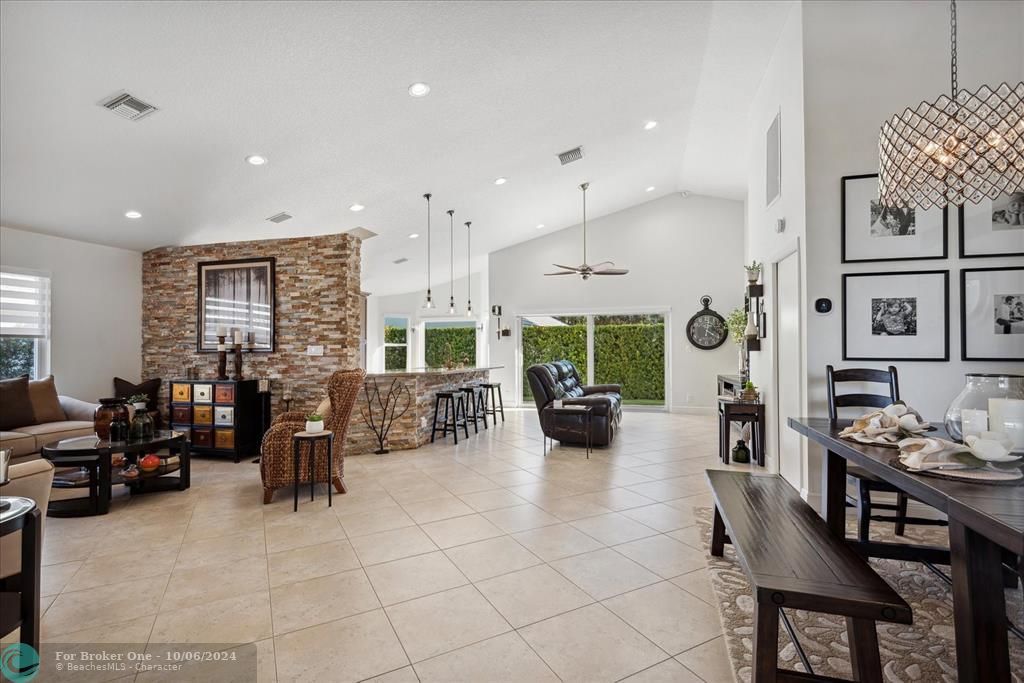 Recently Sold: $610,000 (3 beds, 2 baths, 1664 Square Feet)