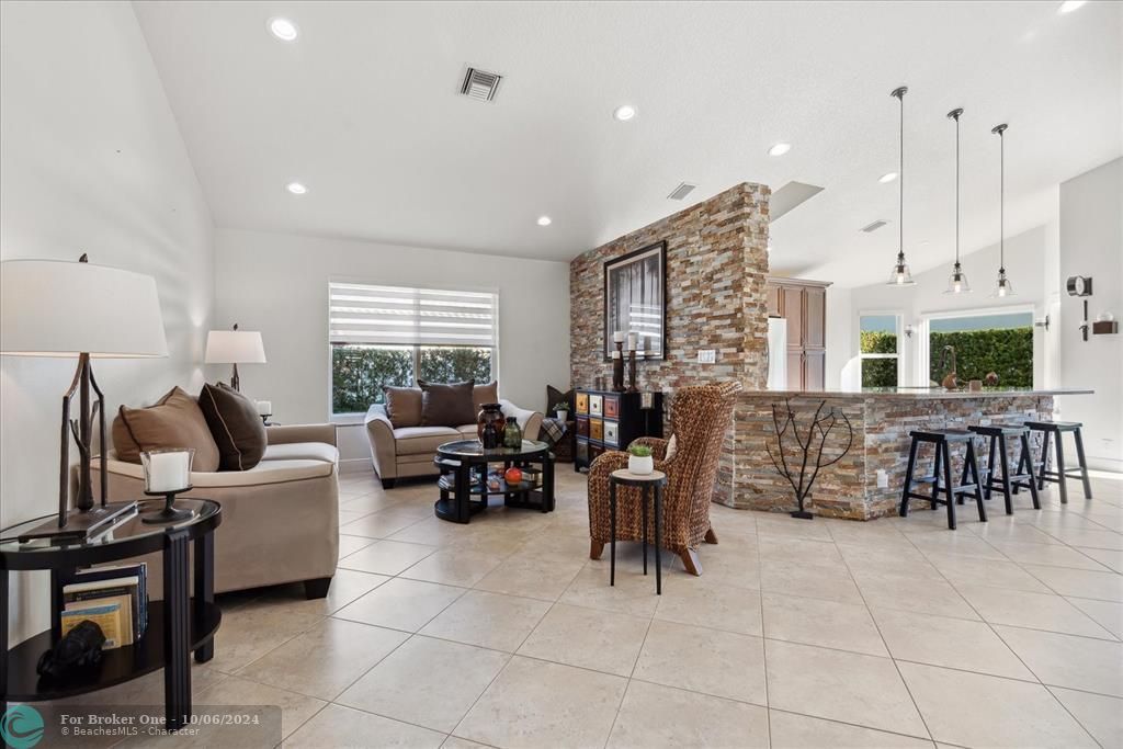 Recently Sold: $610,000 (3 beds, 2 baths, 1664 Square Feet)