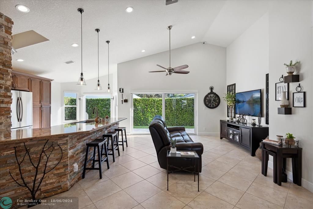 Recently Sold: $610,000 (3 beds, 2 baths, 1664 Square Feet)