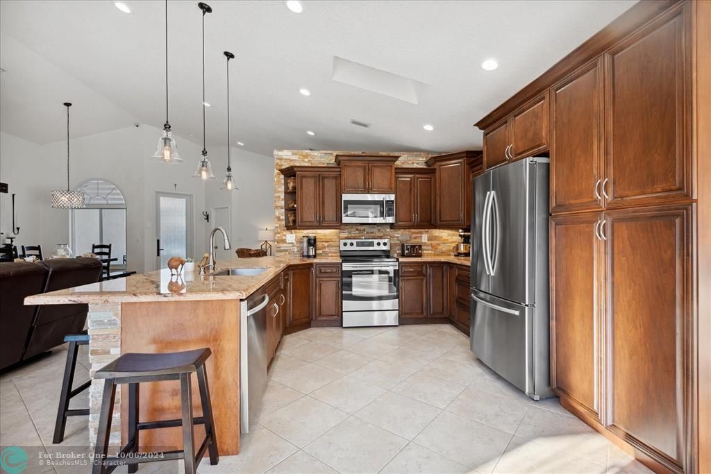 Recently Sold: $610,000 (3 beds, 2 baths, 1664 Square Feet)