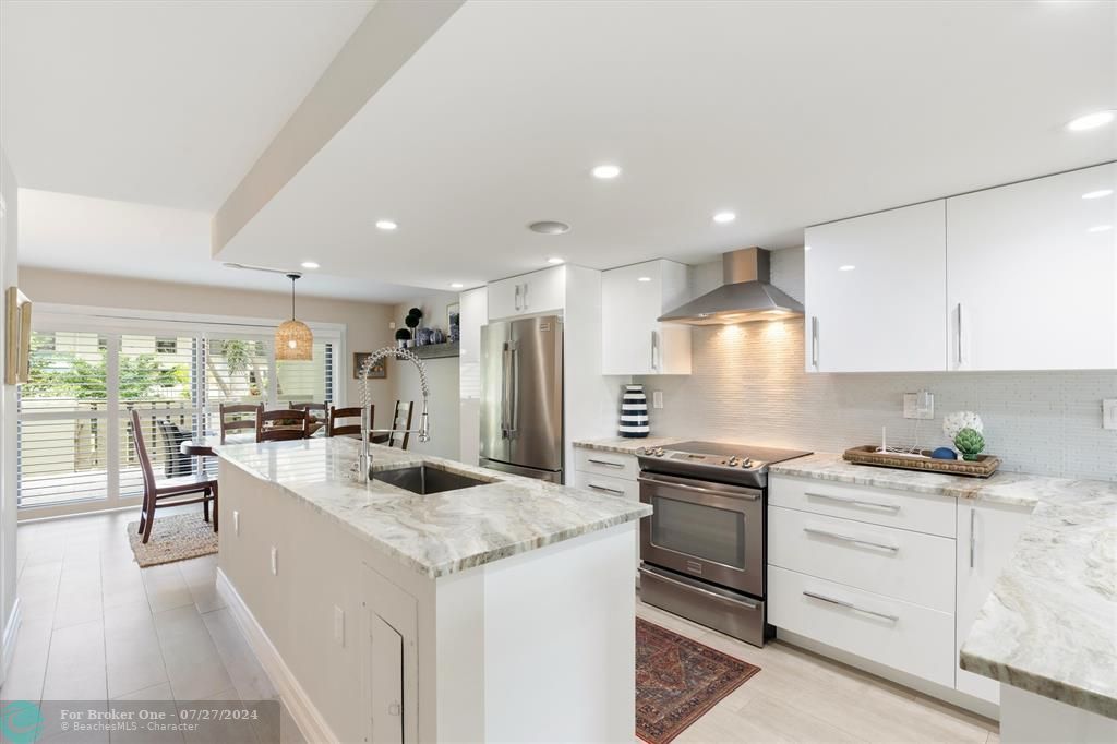 Recently Sold: $500,000 (2 beds, 2 baths, 1330 Square Feet)