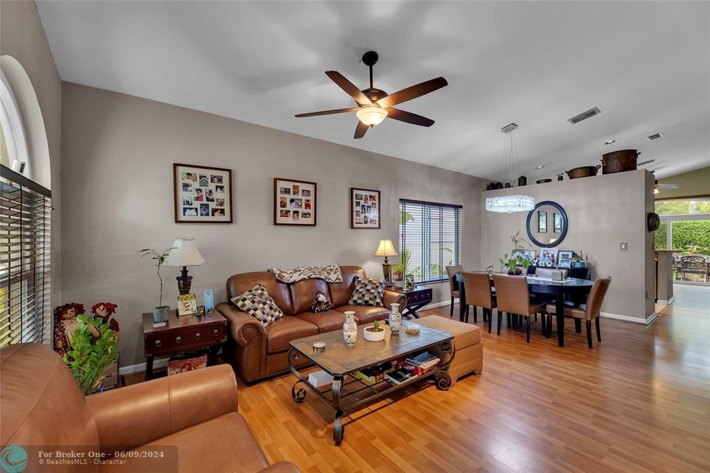 Active With Contract: $569,000 (3 beds, 2 baths, 1590 Square Feet)
