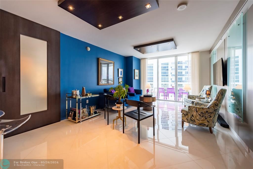 Active With Contract: $1,065,000 (2 beds, 2 baths, 1274 Square Feet)