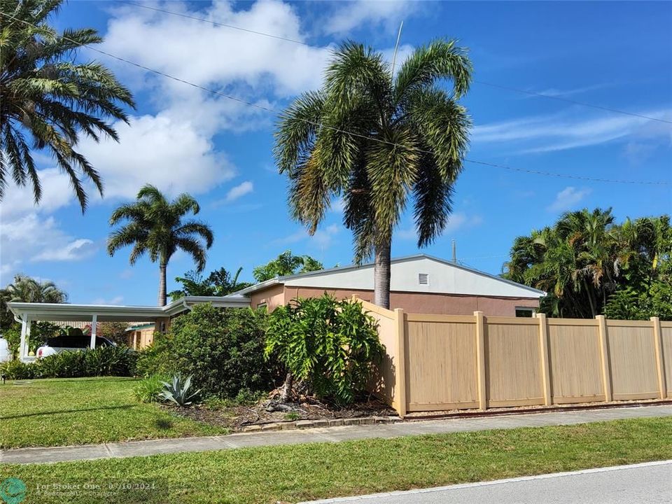 Recently Sold: $489,000 (3 beds, 2 baths, 1250 Square Feet)