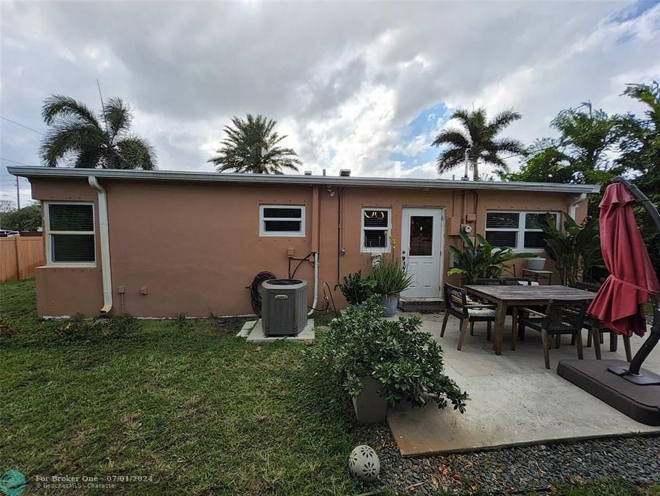 Recently Sold: $489,000 (3 beds, 2 baths, 1250 Square Feet)