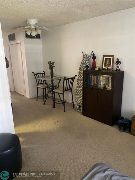 For Sale: $154,500 (1 beds, 1 baths, 650 Square Feet)