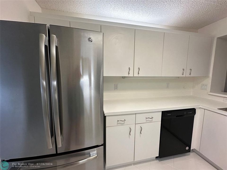 For Sale: $235,000 (2 beds, 2 baths, 1215 Square Feet)