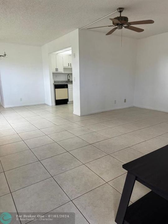 Recently Rented: $1,450 (1 beds, 1 baths, 760 Square Feet)