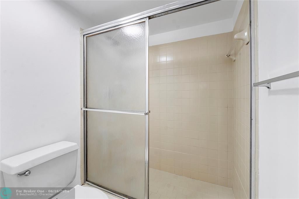 最近售出: $309,900 (3 贝兹, 2 浴室, 1263 平方英尺)