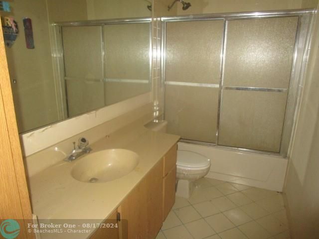 For Sale: $238,500 (2 beds, 2 baths, 1236 Square Feet)