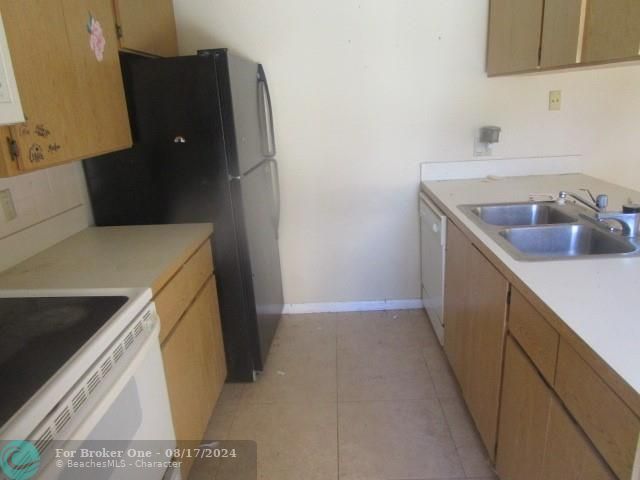 For Sale: $238,500 (2 beds, 2 baths, 1236 Square Feet)