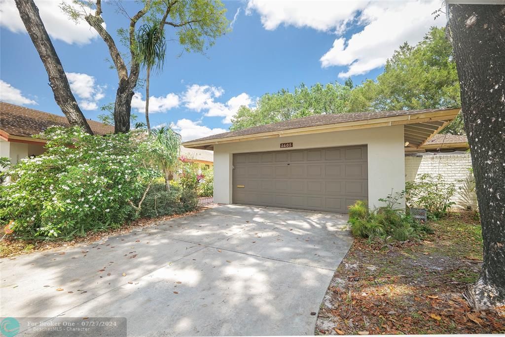 Recently Sold: $319,000 (3 beds, 2 baths, 1573 Square Feet)