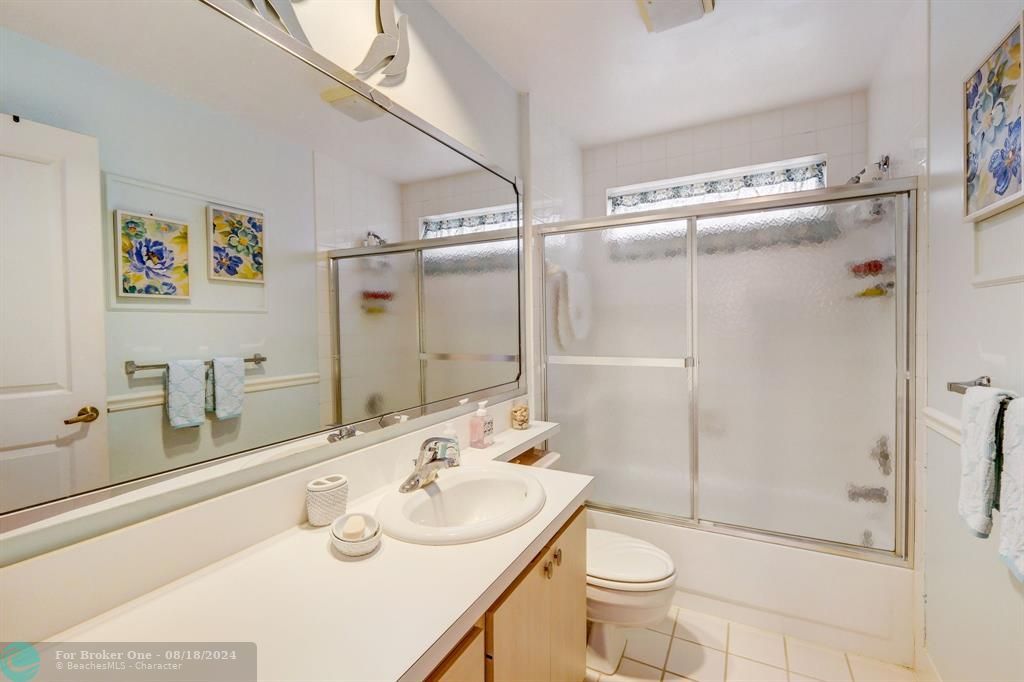 For Sale: $295,000 (2 beds, 2 baths, 1152 Square Feet)