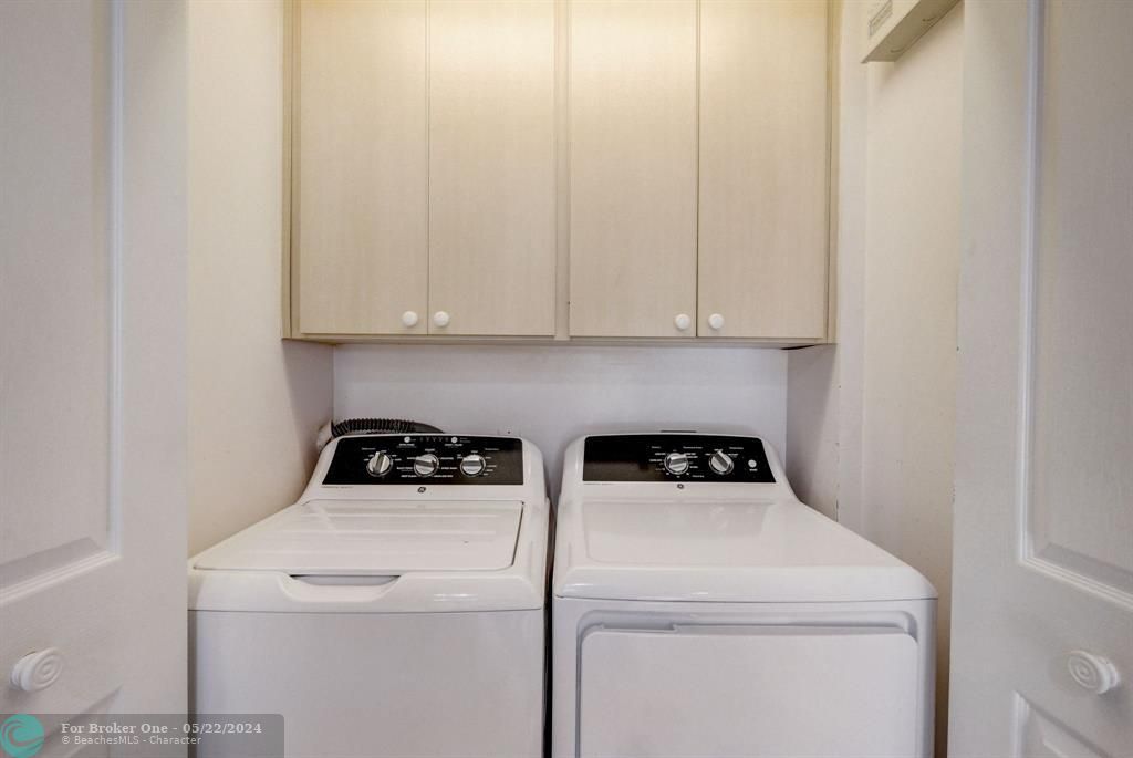 For Sale: $295,000 (2 beds, 2 baths, 1152 Square Feet)