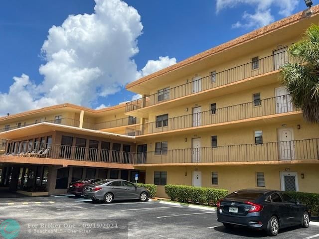 Active With Contract: $1,550 (1 beds, 1 baths, 688 Square Feet)