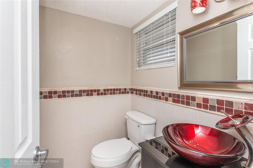 Active With Contract: $130,000 (1 beds, 1 baths, 770 Square Feet)