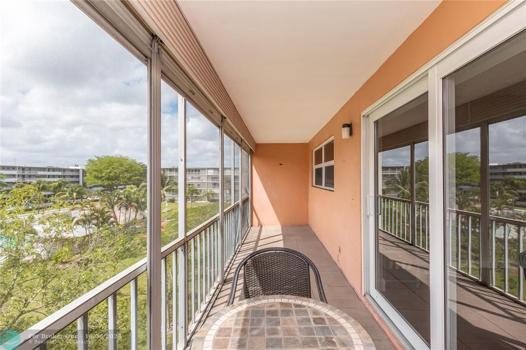 Active With Contract: $130,000 (1 beds, 1 baths, 770 Square Feet)