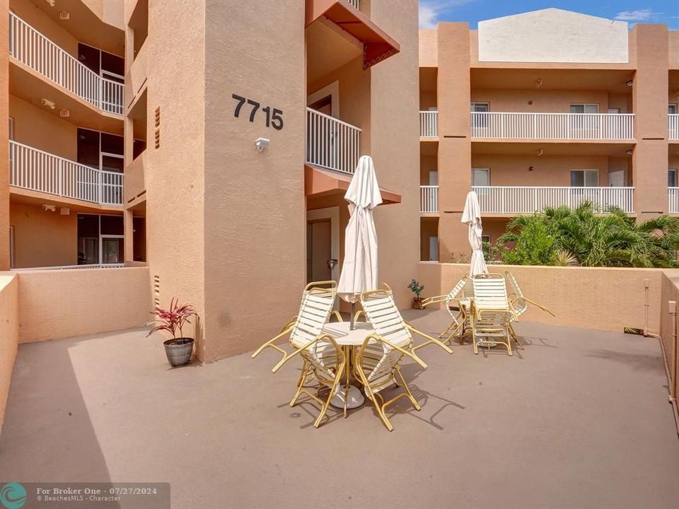 Recently Sold: $235,000 (2 beds, 2 baths, 1230 Square Feet)