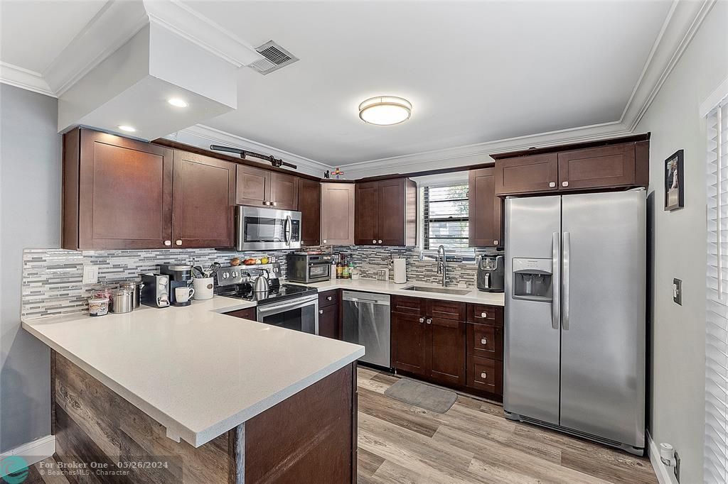 For Sale: $365,000 (2 beds, 2 baths, 1284 Square Feet)