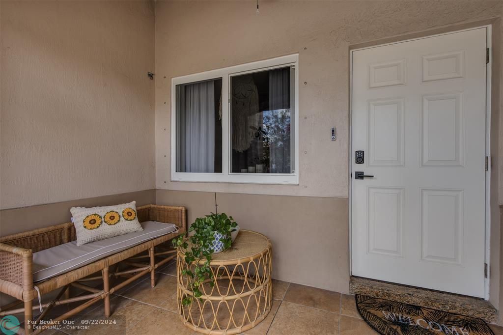 For Sale: $420,000 (2 beds, 2 baths, 1235 Square Feet)