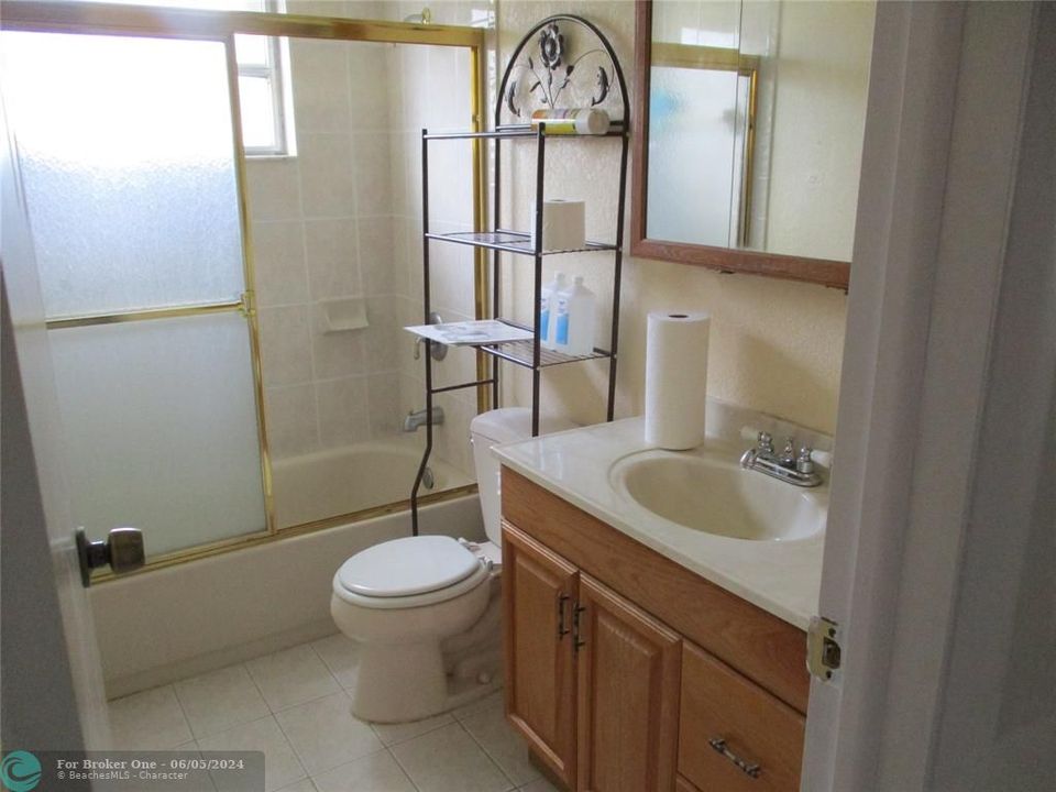 最近售出: $419,000 (2 贝兹, 2 浴室, 1200 平方英尺)