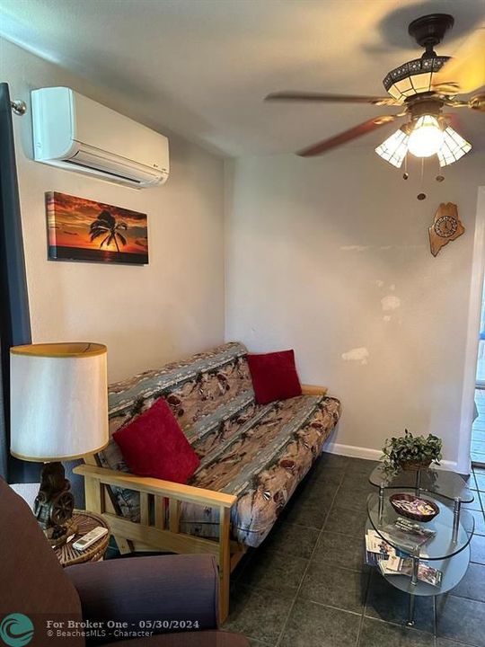 For Rent: $1,550 (1 beds, 1 baths, 364 Square Feet)