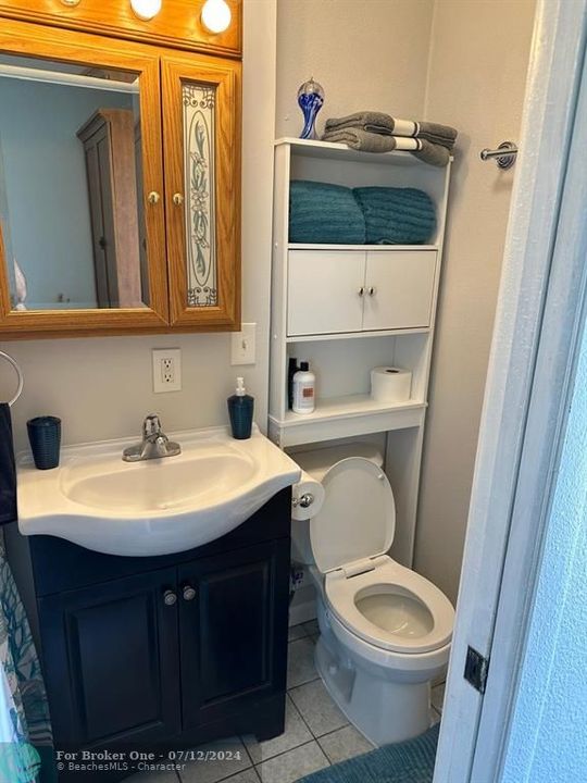 Active With Contract: $1,550 (1 beds, 1 baths, 364 Square Feet)