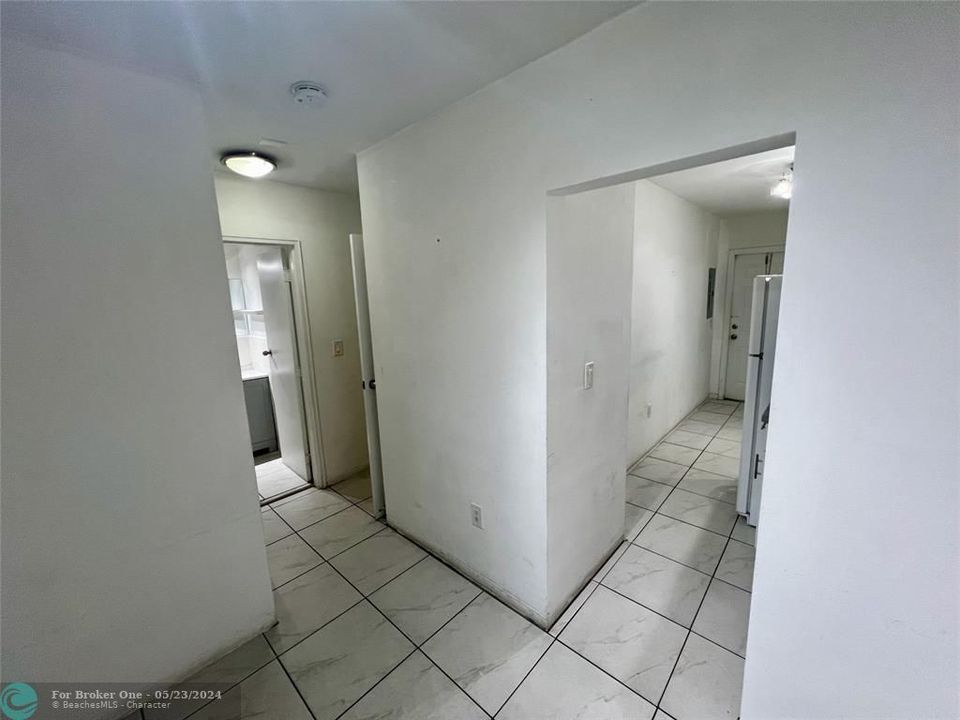 For Sale: $173,000 (1 beds, 1 baths, 653 Square Feet)
