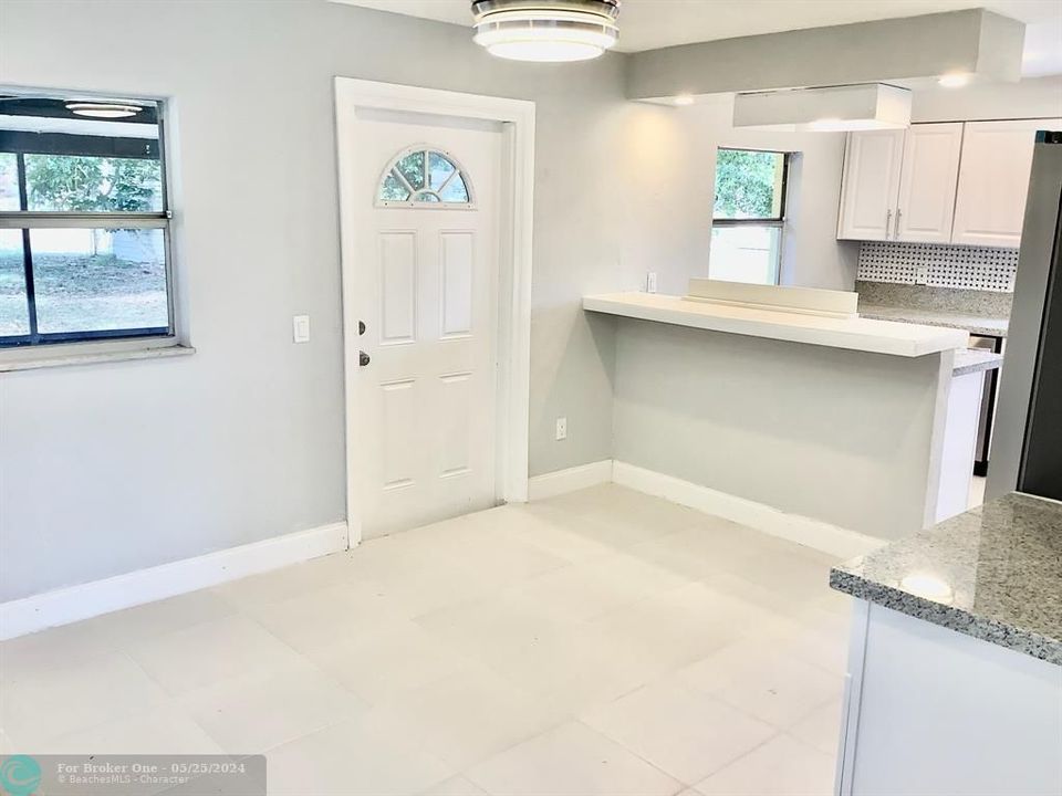For Sale: $289,000 (4 beds, 1 baths, 1462 Square Feet)