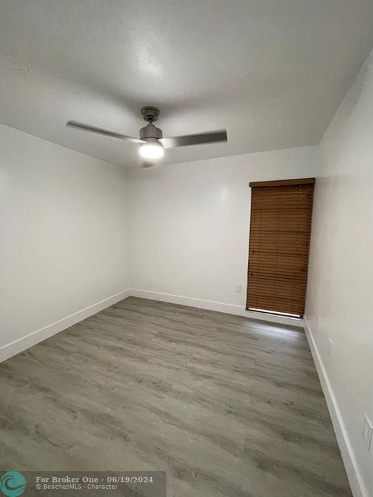 Active With Contract: $389,000 (3 beds, 2 baths, 1239 Square Feet)