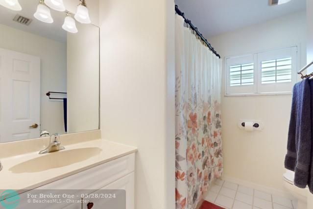 For Sale: $439,000 (3 beds, 2 baths, 1816 Square Feet)