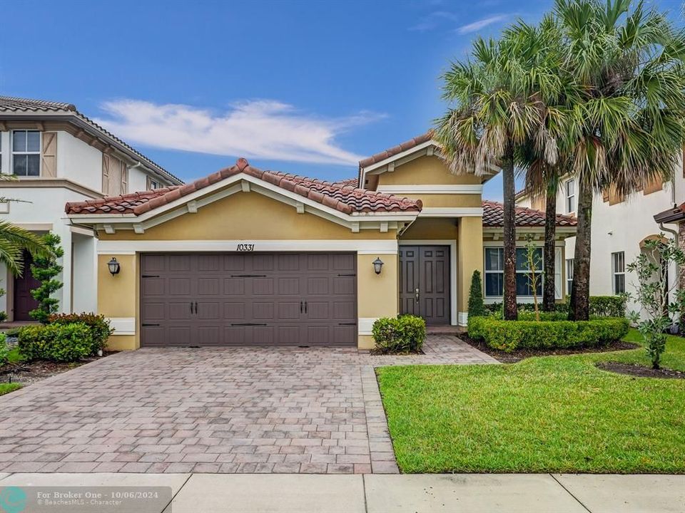 For Sale: $825,000 (3 beds, 2 baths, 2151 Square Feet)