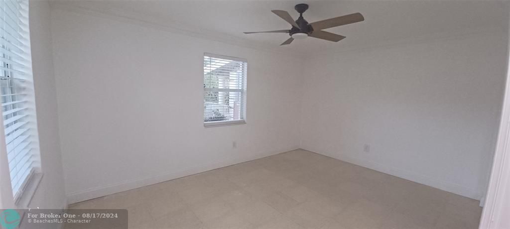 For Rent: $2,350 (2 beds, 1 baths, 875 Square Feet)