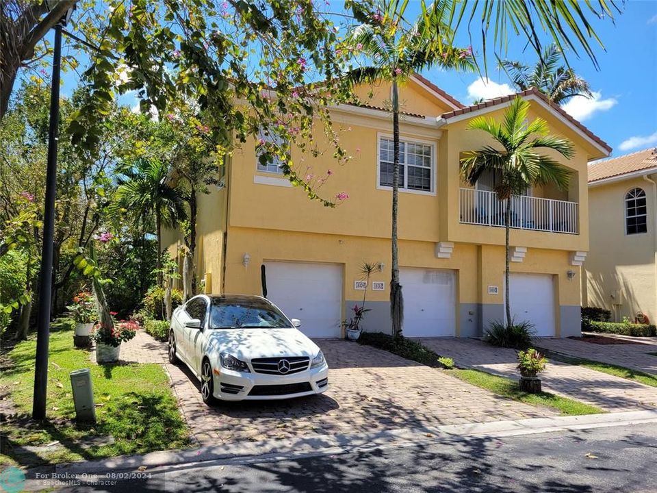 En Venta: $315,000 (3 camas, 2 baños, 1482 Pies cuadrados)