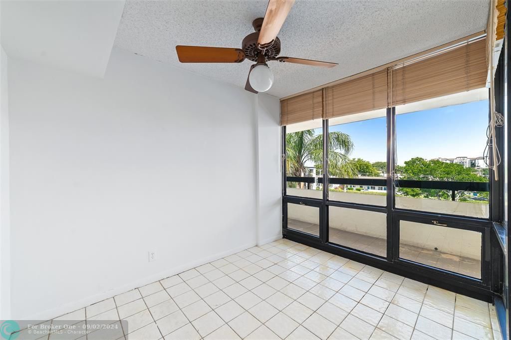 Active With Contract: $285,000 (2 beds, 2 baths, 1216 Square Feet)