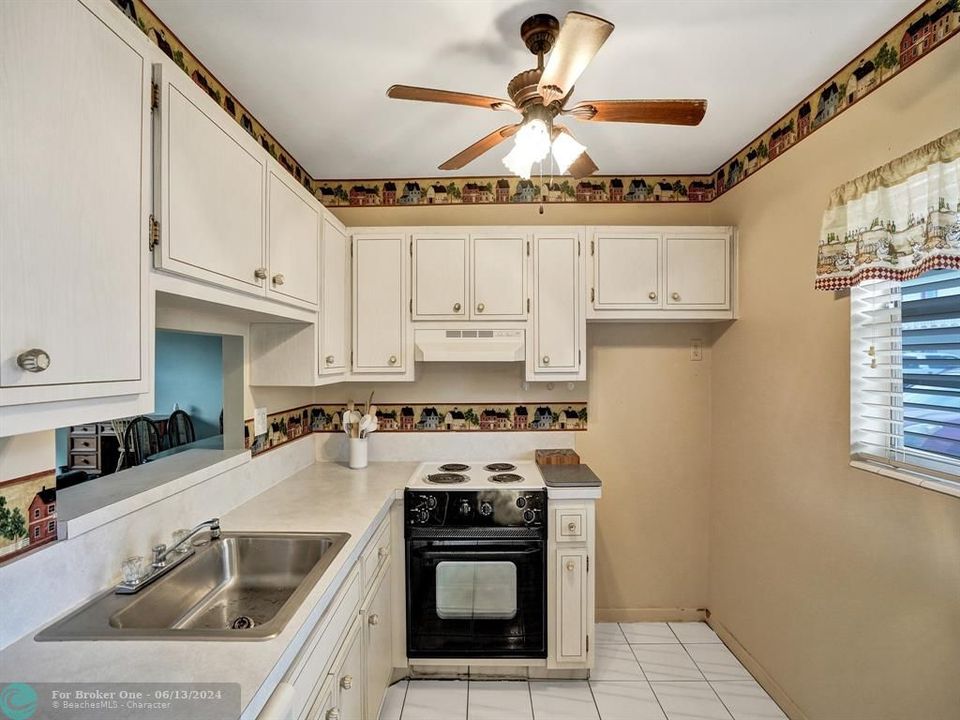 For Sale: $94,000 (1 beds, 1 baths, 680 Square Feet)