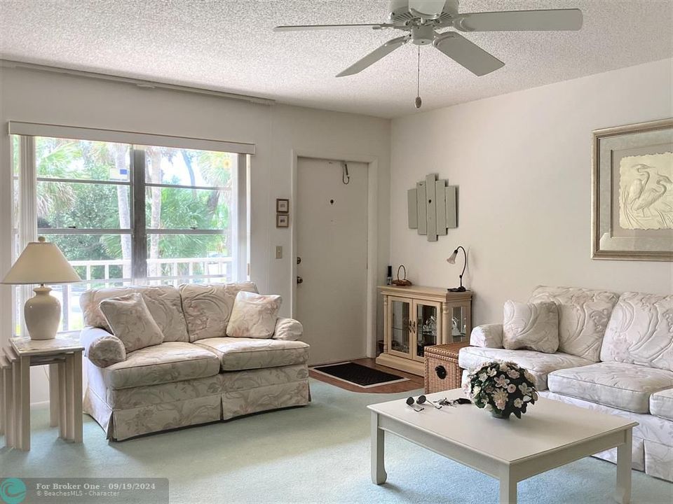 For Sale: $135,000 (2 beds, 2 baths, 630 Square Feet)