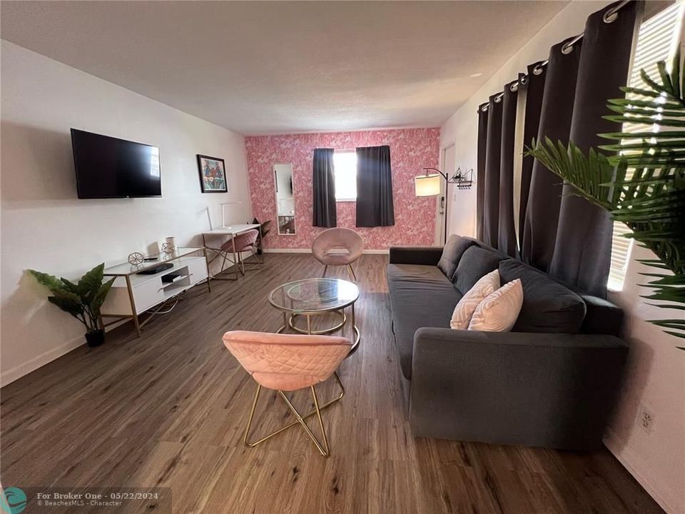 For Sale: $2,500 (3 beds, 1 baths, 0 Square Feet)