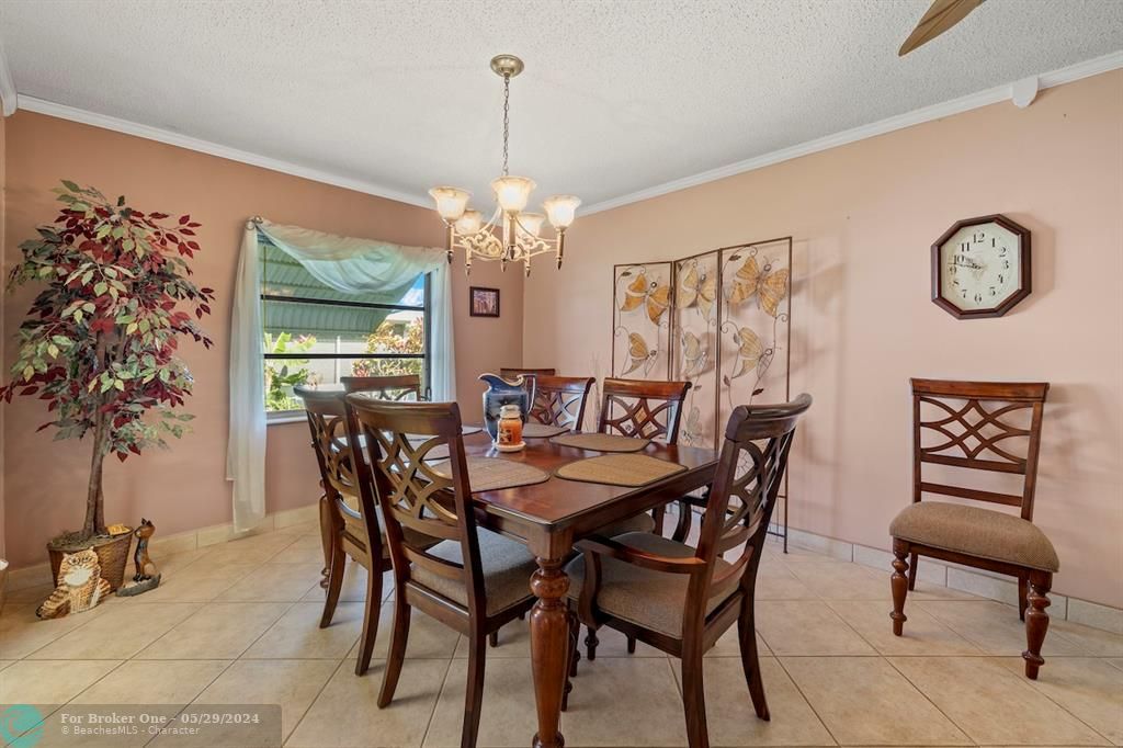 For Sale: $338,000 (2 beds, 2 baths, 1527 Square Feet)
