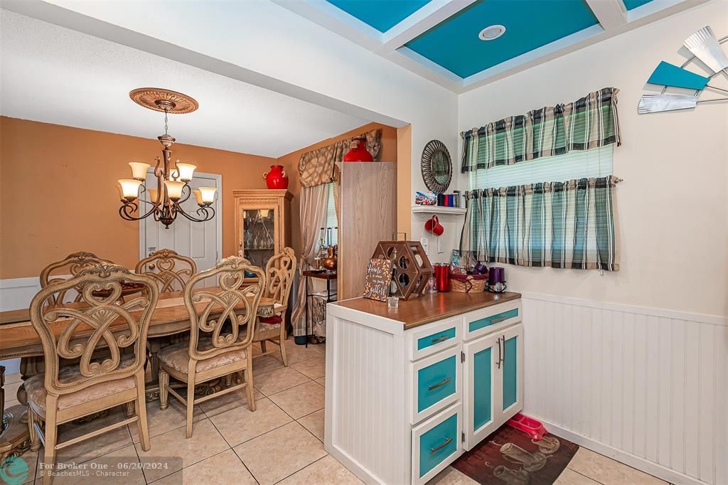 For Sale: $369,900 (2 beds, 2 baths, 1443 Square Feet)