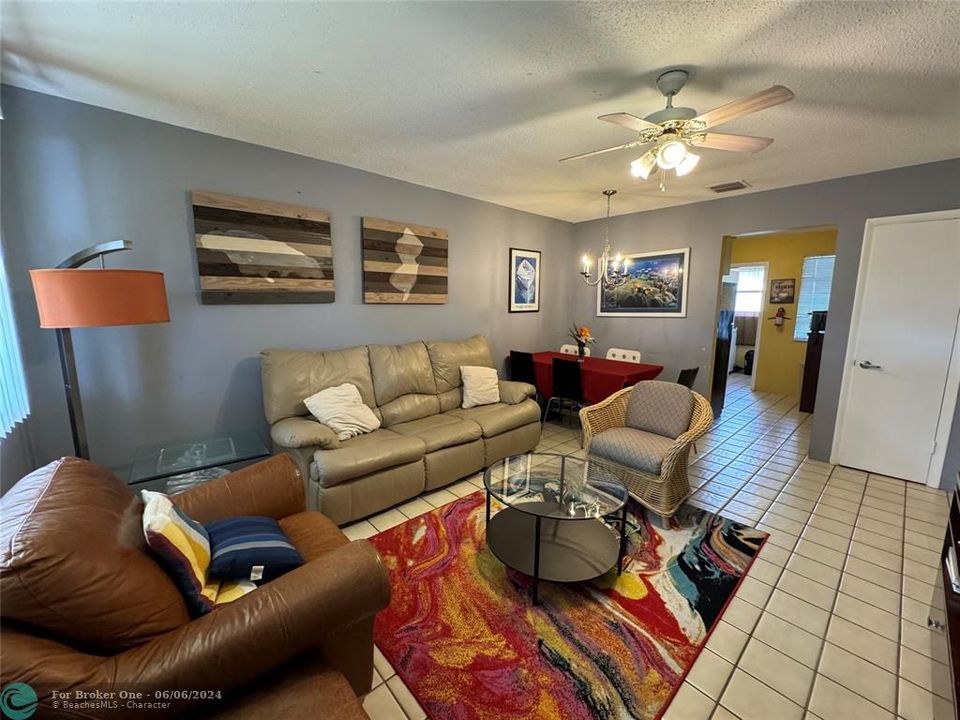 For Sale: $2,350 (2 beds, 1 baths, 1568 Square Feet)