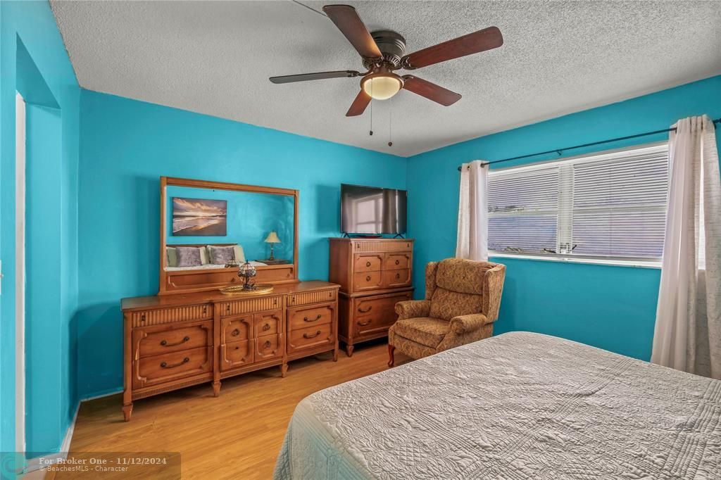 Active With Contract: $65,000 (1 beds, 1 baths, 730 Square Feet)