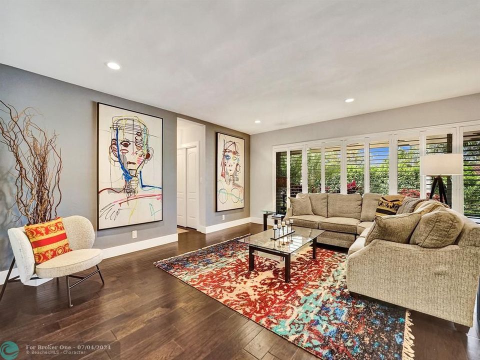 Active With Contract: $1,550,000 (3 beds, 3 baths, 2323 Square Feet)