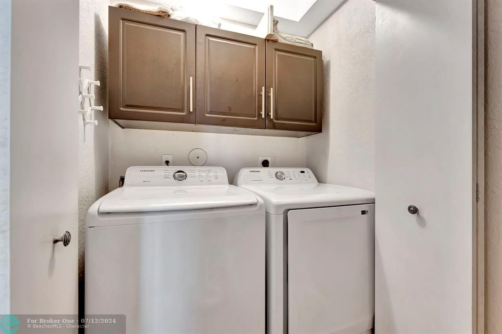 For Sale: $414,900 (3 beds, 2 baths, 1800 Square Feet)