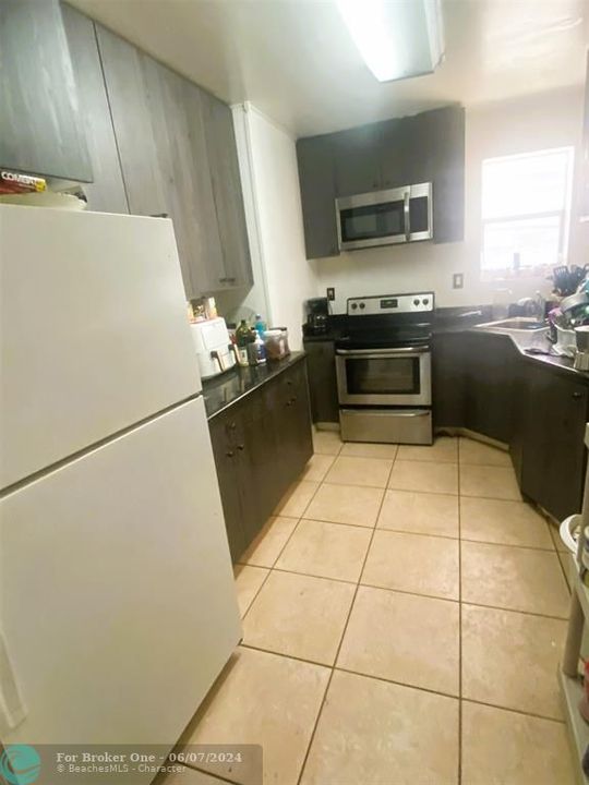For Sale: $424,900 (3 beds, 2 baths, 1242 Square Feet)
