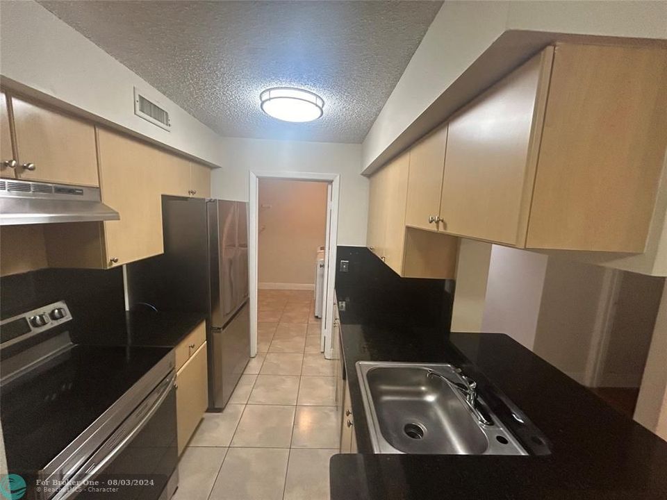 Recently Rented: $1,700 (2 beds, 2 baths, 1033 Square Feet)