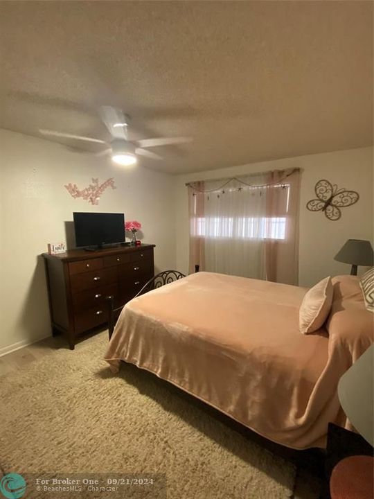 For Sale: $173,500 (2 beds, 2 baths, 883 Square Feet)